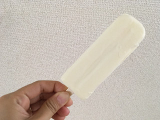 「井村屋 クリームチーズアイス 袋65ml」のクチコミ画像 by ごまちさん