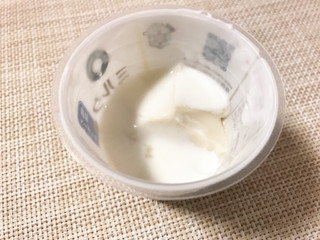 「雪印メグミルク CREAM SWEETS ミルクプリン アーモンド風味 カップ110g」のクチコミ画像 by やにゃさん