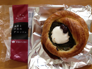 「タカキベーカリー ITSUTSUBOSHI 抹茶と小豆のデニッシュ 袋1個」のクチコミ画像 by ぷりん姫さん