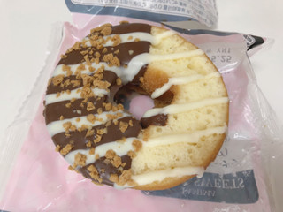 「ファミリーマート ケーキサンドドーナツ ミルクホイップ」のクチコミ画像 by gggさん