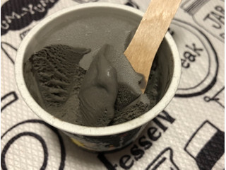 「小島屋乳業製菓 謹製 コク旨ごまアイス 黒 カップ1個」のクチコミ画像 by シナもンさん