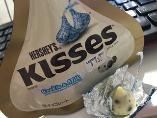 「ロッテ ハーシーキスチョコレート クッキー＆ミルク 袋36g」のクチコミ画像 by SweetSilさん