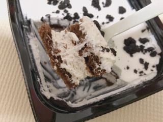 「モンテール 小さな洋菓子店 たっぷりクリームのクッキー＆クリームケーキ パック1個」のクチコミ画像 by gggさん