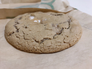 「スターバックス メイプルウォールナッツクッキー」のクチコミ画像 by gggさん