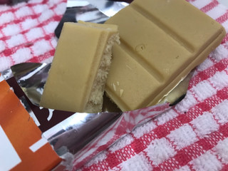 「森永製菓 板チョコアイス 塩キャラメル 箱70ml」のクチコミ画像 by SweetSilさん