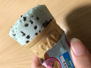 「江崎グリコ ジャイアントカプリコ チョコミント味」のクチコミ画像 by ゆこたんさん