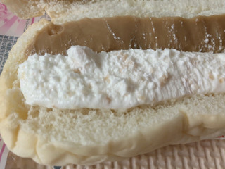 「ヤマザキ 塩キャラメルクリームコッペパン 袋1個」のクチコミ画像 by gggさん