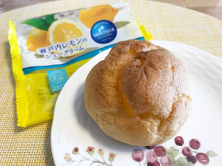 「モンテール 小さな洋菓子店 瀬戸内レモンのシュークリーム 袋1個」のクチコミ画像 by やにゃさん