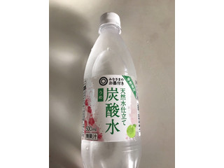 「みなさまのお墨付き 天然水仕立て 炭酸水 うめ ペット500ml」のクチコミ画像 by ちぴちぴさん