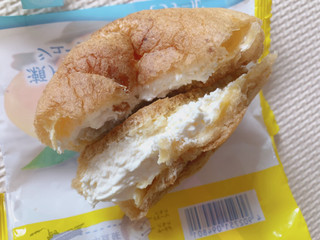 「モンテール 小さな洋菓子店 瀬戸内レモンのシュークリーム 袋1個」のクチコミ画像 by gggさん