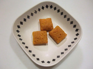 「セブンプレミアム チーズインスナック トリプルチーズ味 袋40g」のクチコミ画像 by 梅メジロさん