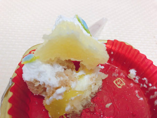 「セブン-イレブン ヨーヨーみたいなケーキ ゆずレアチーズ」のクチコミ画像 by gggさん