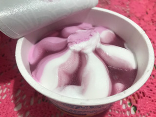 「森永製菓 ハイチュウアイス グレープ味 カップ120ml」のクチコミ画像 by SweetSilさん