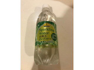 「トップバリュ ベストプライス Sparkling Water 炭酸水 グレープフルーツ ペット500ml」のクチコミ画像 by ちぴちぴさん