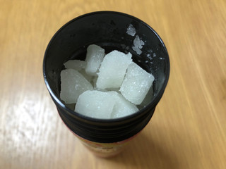 「森永製菓 アイスボックス 濃い果実氷 白桃 135ml」のクチコミ画像 by ちいぼうさん