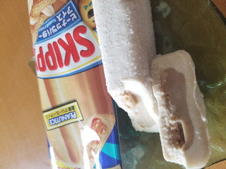「井村屋 SKIPPY ピーナッツバターアイス 袋1個」のクチコミ画像 by 食い倒れ太郎さん