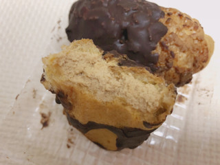 「ローソン こぐまのケーキ屋さん ミニクッキーパイエクレア 2こいり」のクチコミ画像 by gggさん