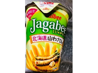 「カルビー Jagabee 北海道山わさび味 カップ38g」のクチコミ画像 by シナもンさん