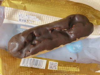 「モンテール 小さな洋菓子店 ハワイアンホースト チョコエクレア 袋1個」のクチコミ画像 by gggさん