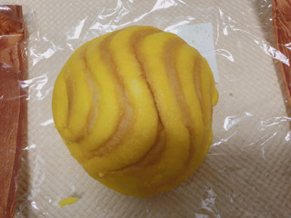 「セブン-イレブン レモンクリームのメロンパン」のクチコミ画像 by gggさん