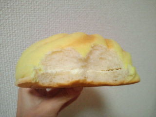 「セブン-イレブン レモンクリームのメロンパン」のクチコミ画像 by やっぺさん
