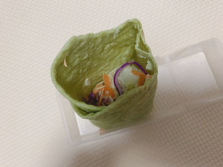 「ファミリーマート ラップスティック サラダチキンバジル風味」のクチコミ画像 by gggさん