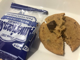 「ミスターイトウ アメリカンソフトクッキー ミルクチョコレート＆マカデミア 袋6枚」のクチコミ画像 by SweetSilさん