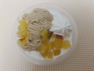 「プレシア 栗とお芋のモンブランパフェ カップ1個」のクチコミ画像 by gggさん