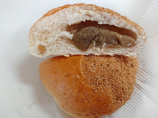 「ファミリーマート マロンクリームパン」のクチコミ画像 by SANAさん