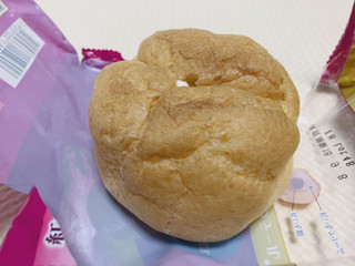 「モンテール 小さな洋菓子店 紅いものシュークリーム 袋1個」のクチコミ画像 by gggさん