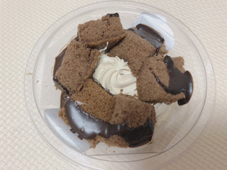 「ロピア プリンと食べるシフォンケーキ チョコ カップ1個」のクチコミ画像 by gggさん
