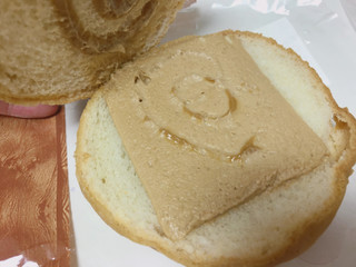 「セブン-イレブン カフェオレクリームのメロンパン」のクチコミ画像 by gggさん
