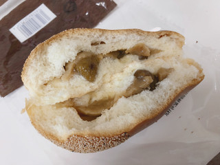 「ファミリーマート マロンクリームパン」のクチコミ画像 by gggさん