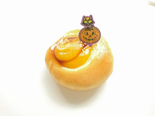 「カンテボーレ かぼちゃのプリンパン」のクチコミ画像 by いちごみるうさん