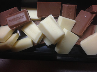 「ロイズ 板チョコレート ホワイト 110g」のクチコミ画像 by めーぐーさん
