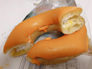 「ローソン もっちりとしたドーナツサンド パンプキン＆ホイップ」のクチコミ画像 by gggさん