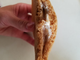 「ローソン 国産小麦のもちっとパンケーキ アーモンドクリーム 2個入」のクチコミ画像 by リぃさんさん