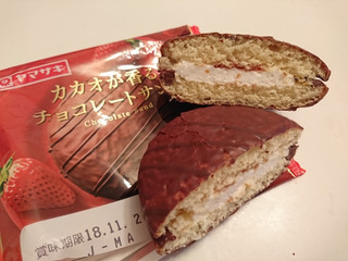 「ヤマザキ カカオが香るチョコレートサンド 苺ジャム 袋1個」のクチコミ画像 by MAA しばらく不在さん