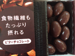 「ロッテ スイーツデイズ 乳酸菌ショコラアーモンド ビターチョコレート 箱86g」のクチコミ画像 by SANAさん