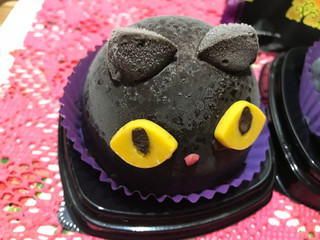 「セブン-イレブン ハロウィン黒猫 チョコケーキ」のクチコミ画像 by SweetSilさん