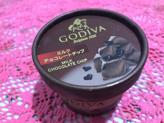 「ゴディバ カップアイス ミルク チョコレートチップ カップ125ml」のクチコミ画像 by SweetSilさん