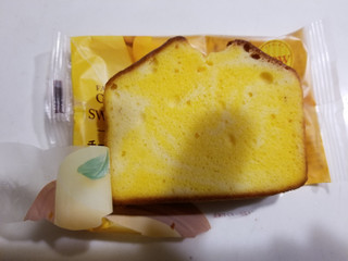 「ファミリーマート FAMIMA CAFE＆SWEETS チーズケーキパウンド」のクチコミ画像 by リぃさんさん