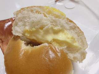 「セブン-イレブン とろ～りカスタードクリームパン」のクチコミ画像 by gggさん