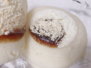 「ファミリーマート ファミマ・ベーカリー ココア香る白いティラミスパンケーキ」のクチコミ画像 by gggさん