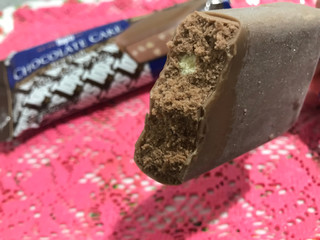 「セリア・ロイル トップス チョコレートケーキアイスバー」のクチコミ画像 by SweetSilさん
