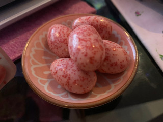 「明治 アーモンドチョコレート いちごミルク 袋47g」のクチコミ画像 by SweetSilさん