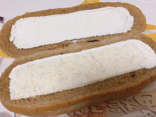 「ファミリーマート BIG黒糖コッペパン ミルククリーム」のクチコミ画像 by gggさん