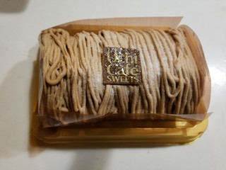 「ローソン Uchi Cafe’ SWEETS イタリア産栗のロールケーキ」のクチコミ画像 by リぃさんさん
