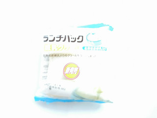 「ヤマザキ ランチパック 練乳クリーム 北海道産練乳入り 袋2個」のクチコミ画像 by いちごみるうさん