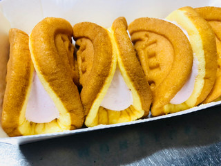 「モンテール 小さな洋菓子店 苺ミルクのワッフル 袋4個」のクチコミ画像 by シナもンさん